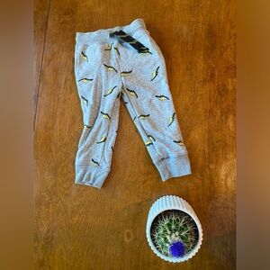 Gray lightning bolt joggers 2T